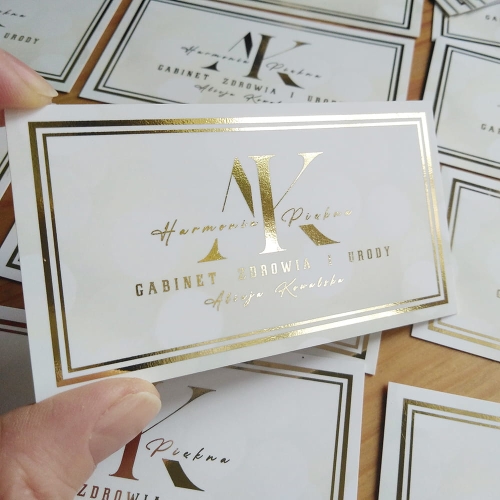wizytówki beauty, wizytówki glamour, złocone wizytówki, wizytówki soft touch, eleganckie wizytówki kosmetyczne, wizytówki dla salonu kosmetycznego, projekt wizytówki beauty, indywidualny projekt wizytówek, wizytówki premium, gold